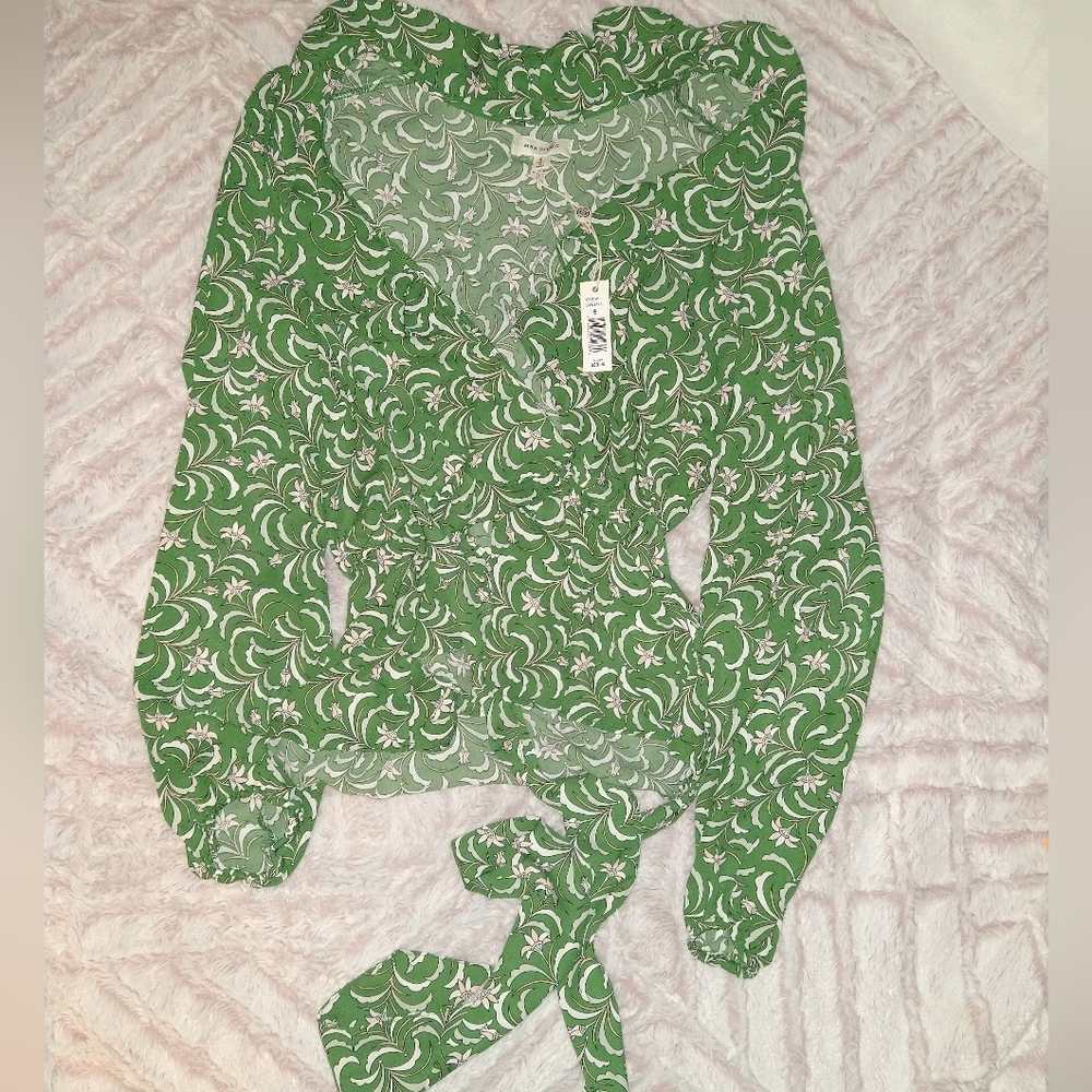Max Studio Women's Small Green Floral Shirt With Waste Tie, New With Tags NWT!!